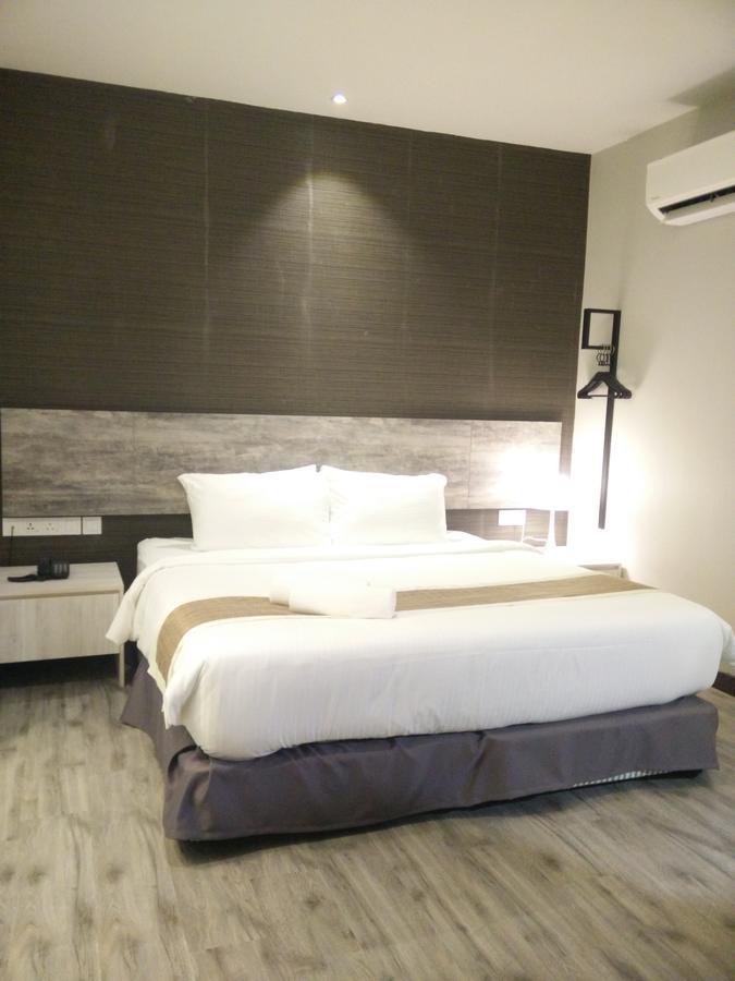 The Leverage Business Hotel Johor Bahru Exterior photo