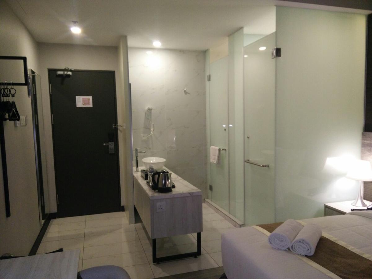 The Leverage Business Hotel Johor Bahru Room photo